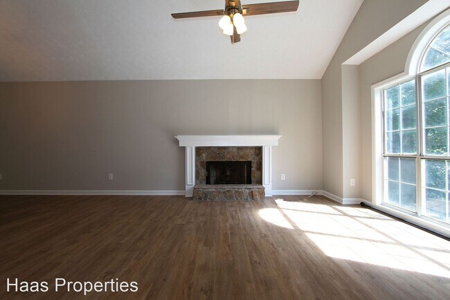 Building Photo - 4 br, 3 bath House - 3906 Brave Trail