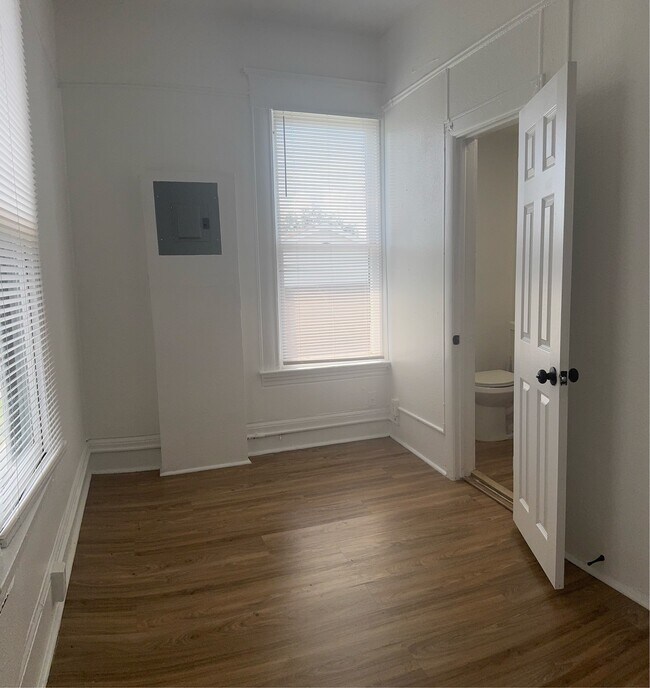 Foto del edificio - 135 E 17th St