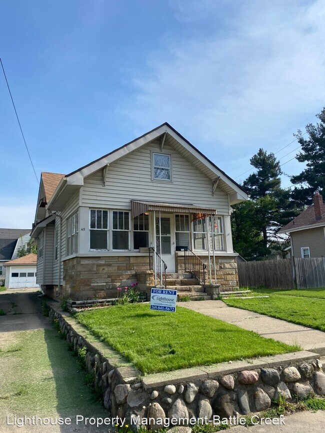 Building Photo - 3 br, 1 bath House - 45 East Kingman Avenue