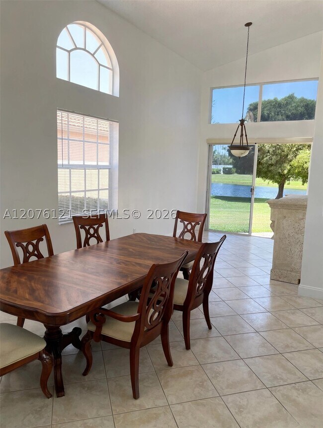 Foto del edificio - 15616 NW 12th Ct