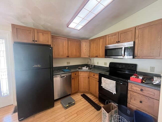 Foto del edificio - 3 Robinson Dr