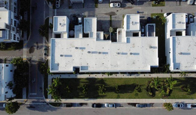 Foto del edificio - 10447 NW 66th St