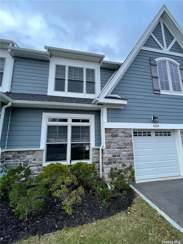40104 Silver Birch Ln, Plainview, NY 11803 Townhome Rentals in