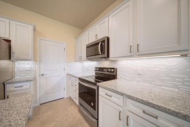 Building Photo - 1023 Eucalyptus Dr