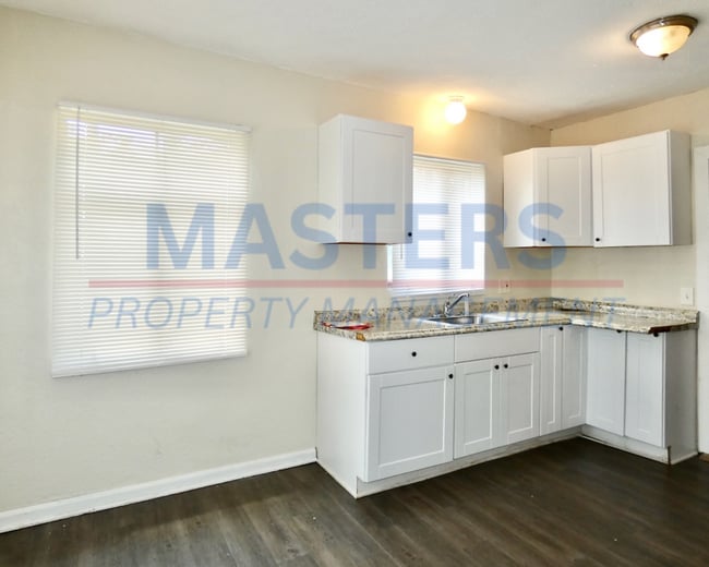 Building Photo - 2 Bed 1 Bath House