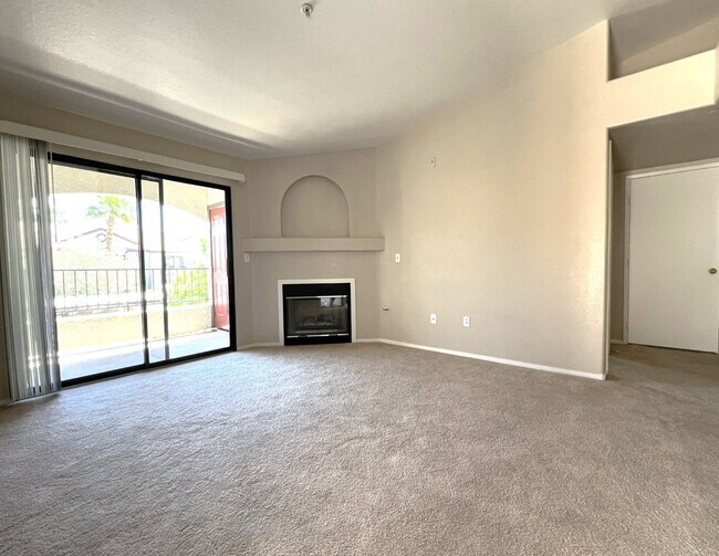 Building Photo - 950 Seven Hills Dr