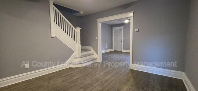 Foto del edificio - 1037 E 4th St