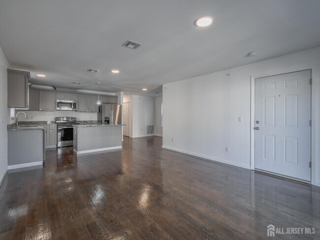 Building Photo - 496 S 18th St