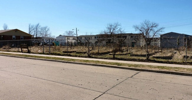 Building Photo - 710 Claudell Ln