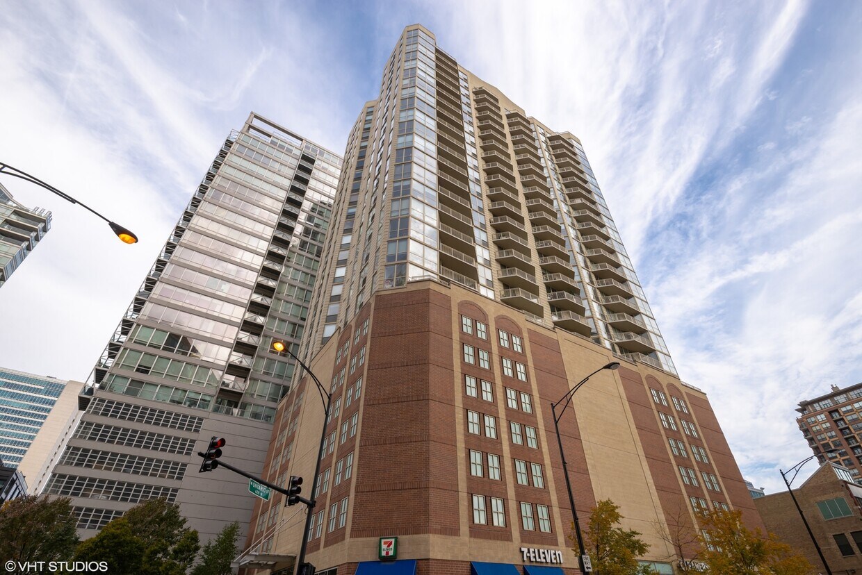 645 N Kingsbury St Unit 1006, Chicago, IL 60654 Condo for Rent in