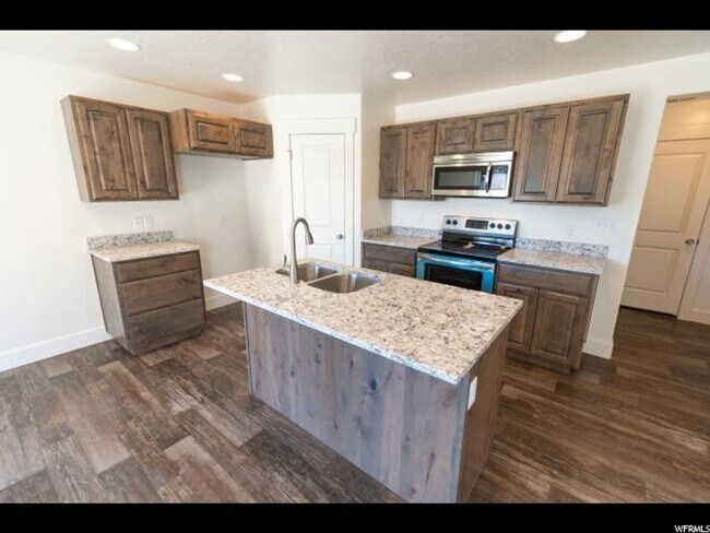 Foto del edificio - Spanish Fork End Unit Townhome!