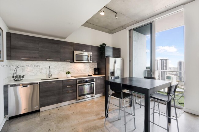 Foto del edificio - 151 SE 1st St