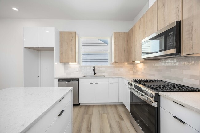 Photo - 6737 Peerless St Townhome