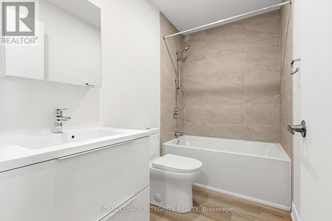 Building Photo - 1376 Carling Ave