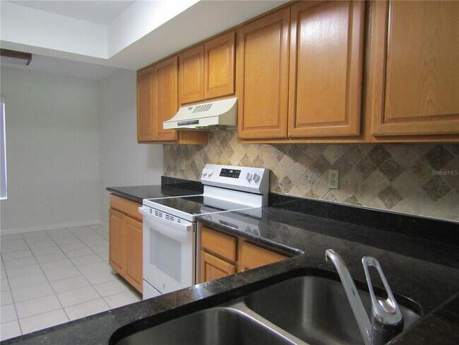 Foto del edificio - 6191 Timberlake Dr