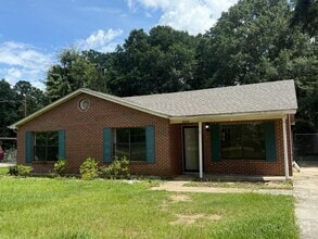 Building Photo - 3820 Donna Dr