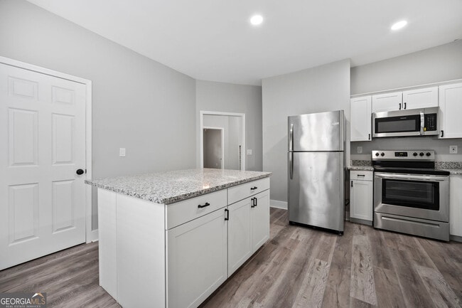 Building Photo - 1126 Briarcliff Pl NE