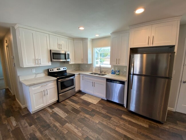 Building Photo - Peaceful and Spacious Rural Property for Rent