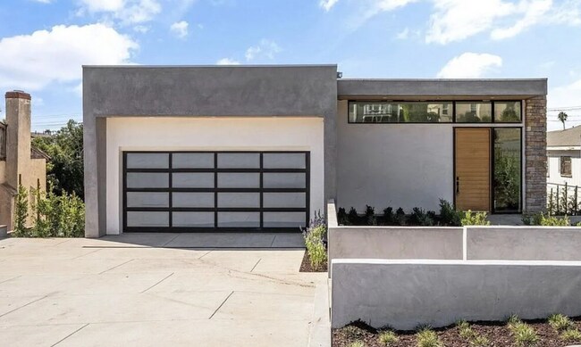 Photo - 3515 Oceanview Avenue. House