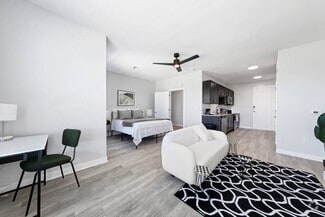 Building Photo - 100 Viva Bene Cir