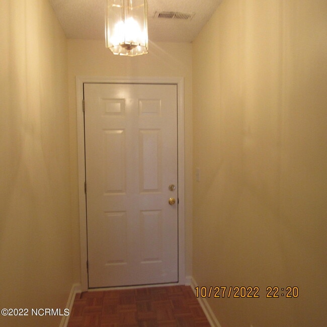 Building Photo - 6704 Hailsham Dr