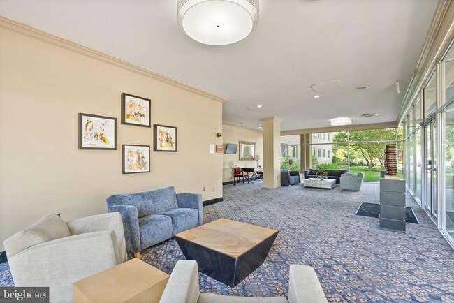Foto del edificio - 6621 Wakefield Dr