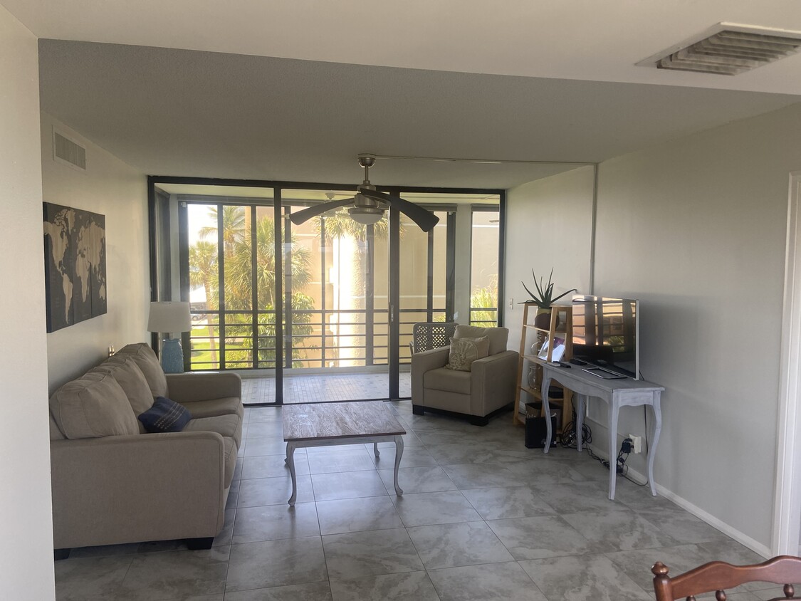 Foto principal - 3452 NE Causeway Blvd