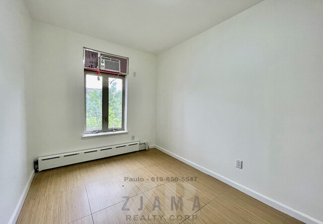 Building Photo - 542 Eastern Pkwy