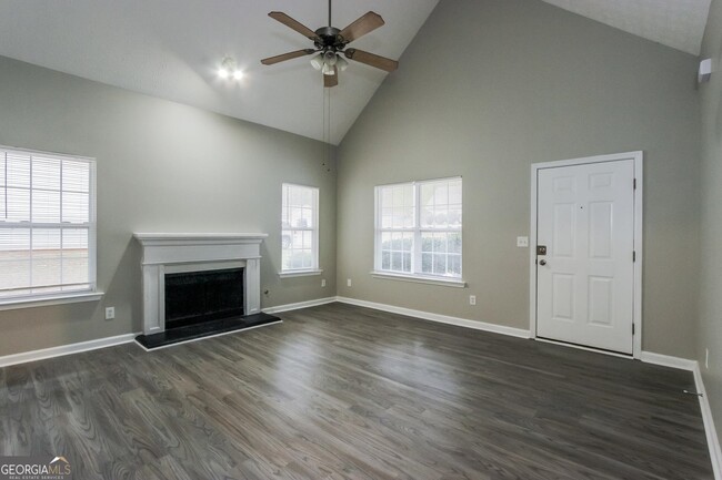 Foto del edificio - 9125 Comstock Ct