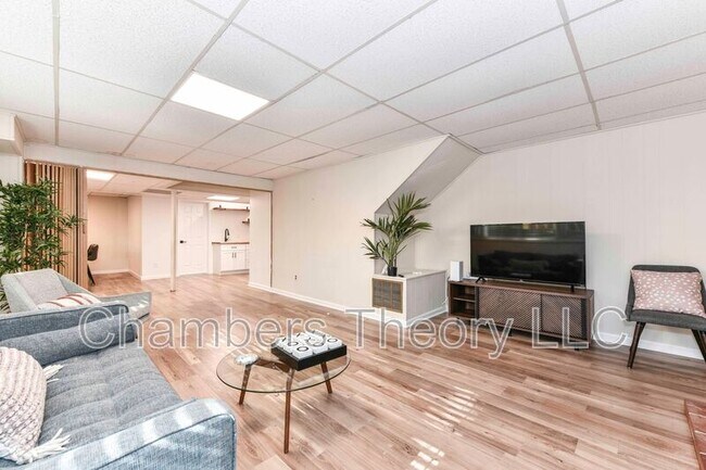 Foto del edificio - 4706 8th Rd S