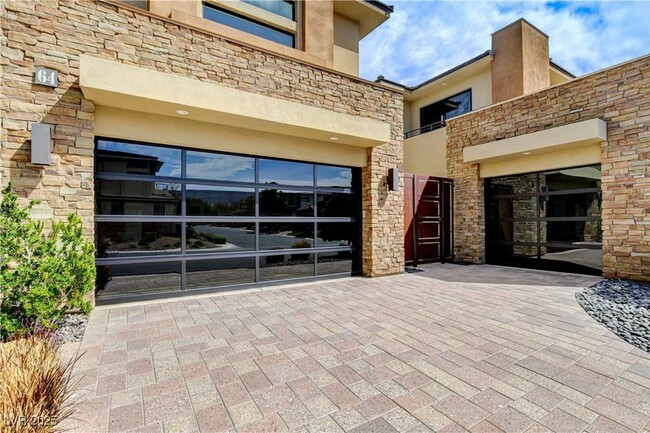 Building Photo - 64 Grey Feather Dr
