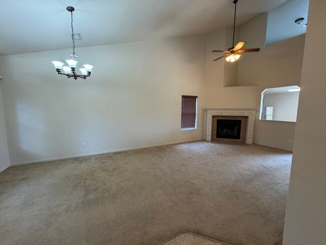 Building Photo - 3302 Catalina Dr