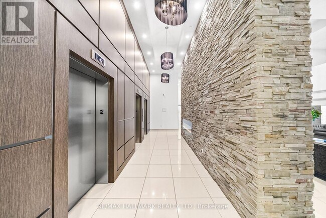 Photo du bâtiment - 2756 Old Leslie St