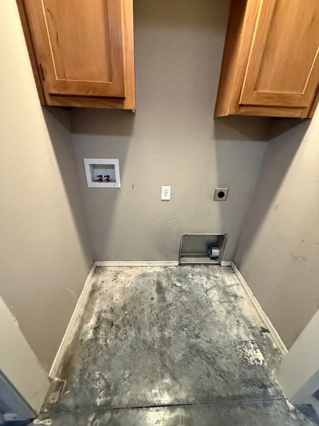 Foto del edificio - 2 Bed 1 Bath House, Total Electric, Yard Care Included.