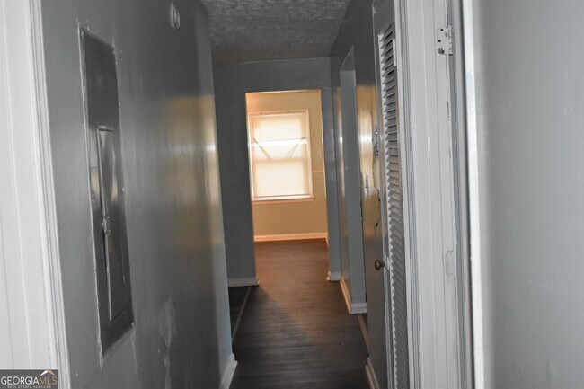 Building Photo - 2140 Bixler Cir