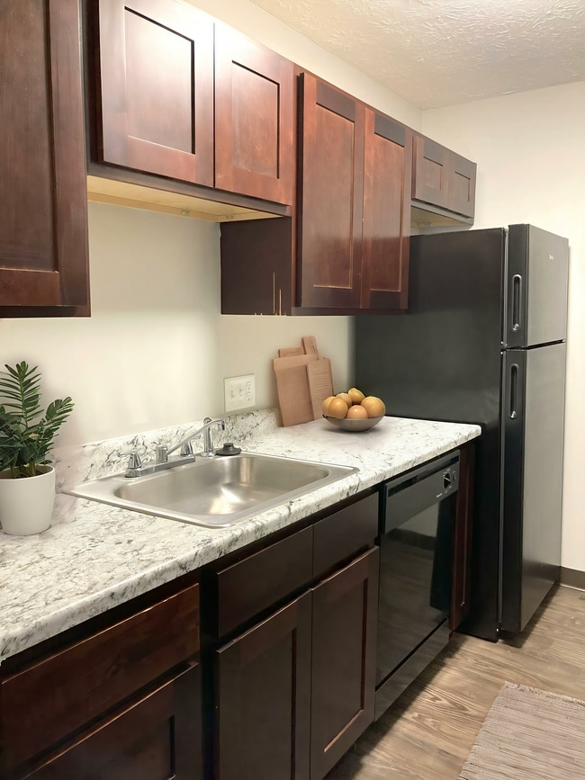 RH - Kitchen 2.jpg - Ridge Hill Manor