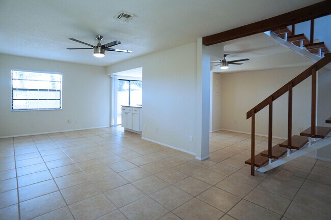 Foto del edificio - 4330 Lilac St