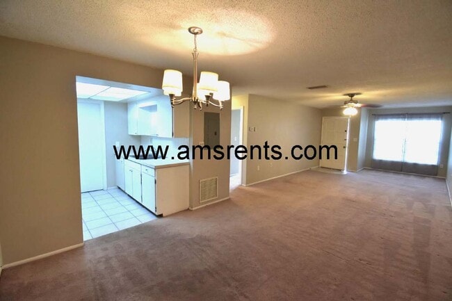 Building Photo - Esplanade Way-202