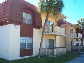 Primary Photo - Lakeview Apartments
