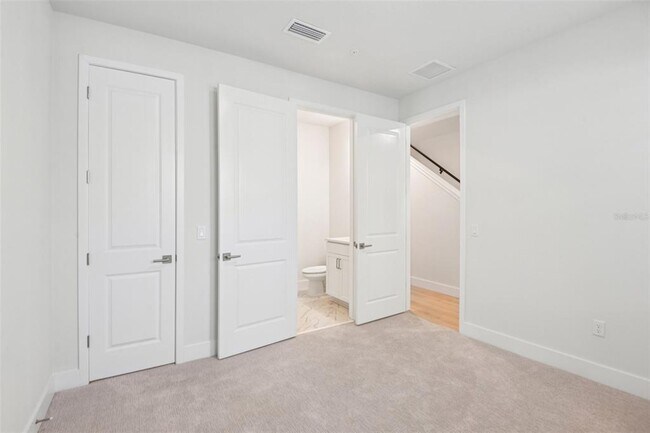 Foto del edificio - 3129 4th Ter N