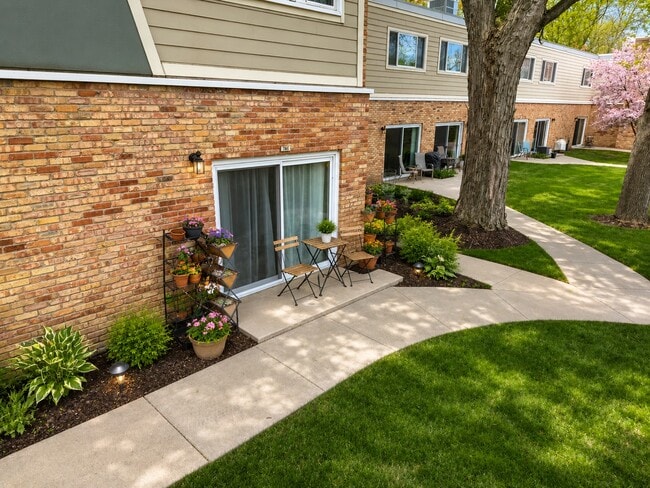 Building Photo - 7305 W Franklin Ave