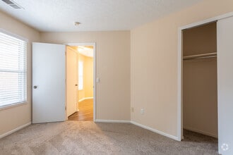 2BD 1BA 925 sq. ft. - Crossings Village