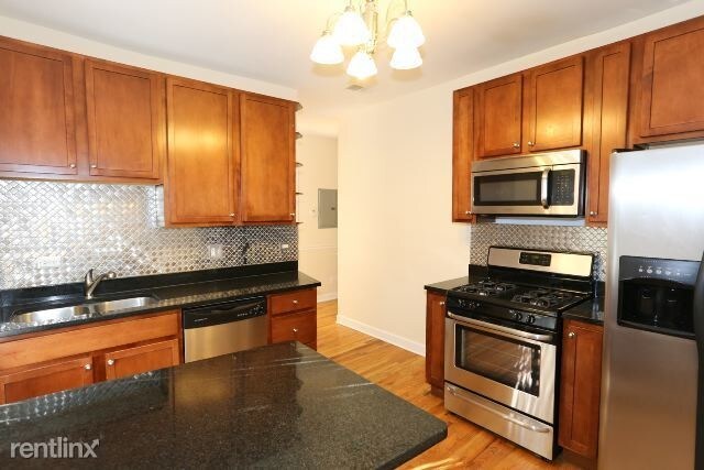 Building Photo - 2 br, 2 bath Apartment - 2239 W Rosemont Ave