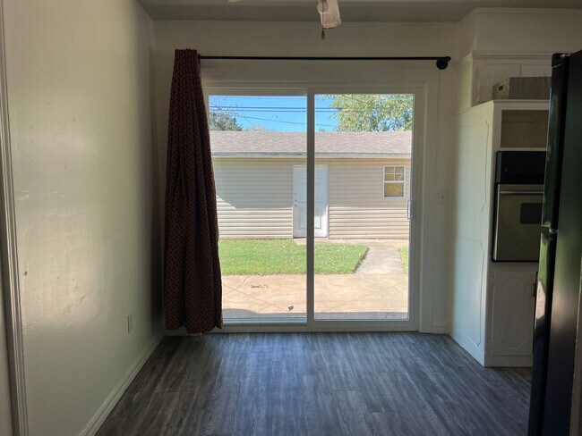 Building Photo - Welcome Home!
