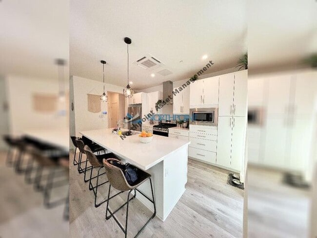 Building Photo - 2BR/2.5BA Condo w/ A/C + In-Unit W/D in The Mill at Broadway