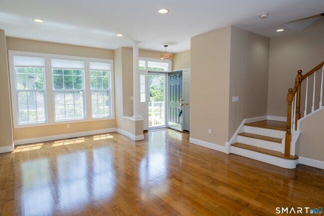 Foto del edificio - 19 Orwich Ct