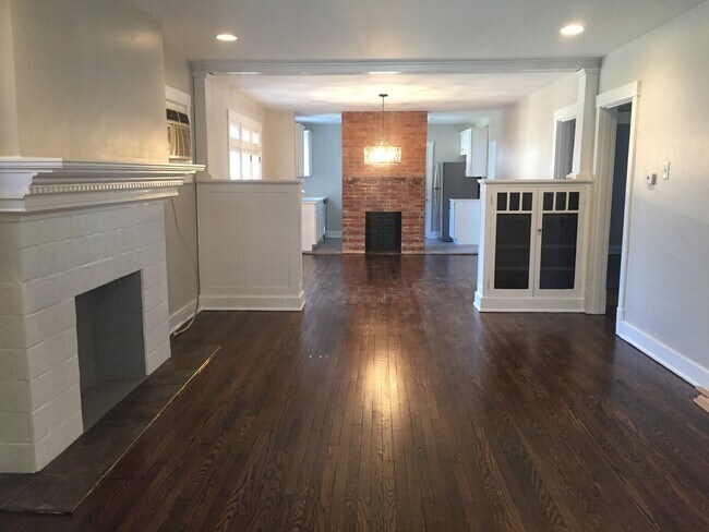 Building Photo - 557 S Braddock Ave