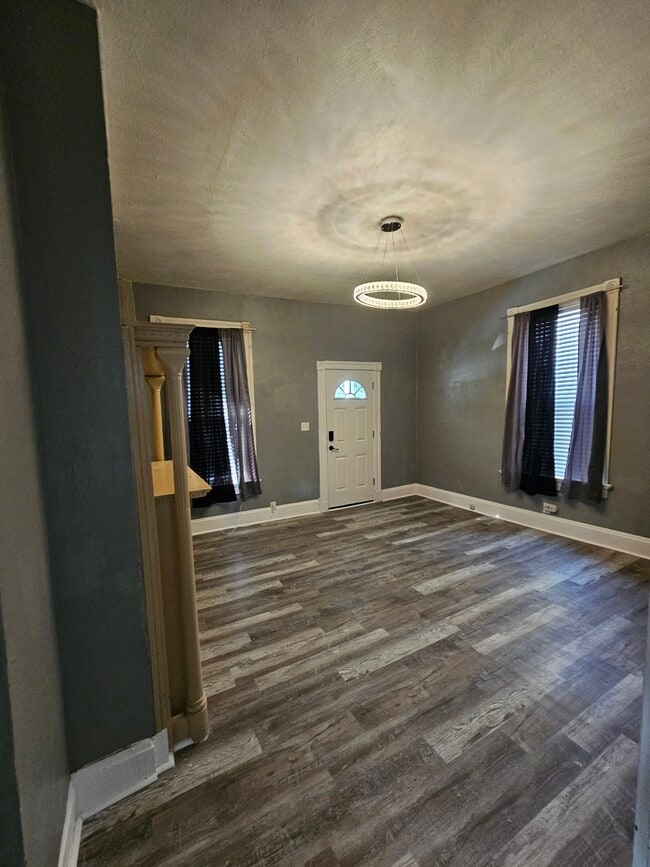 Living Room - 3179 River Rd
