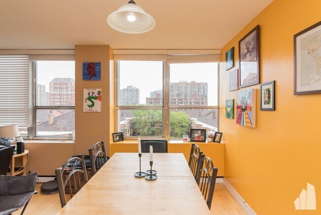 Foto del edificio - 665 Irving Park Rd