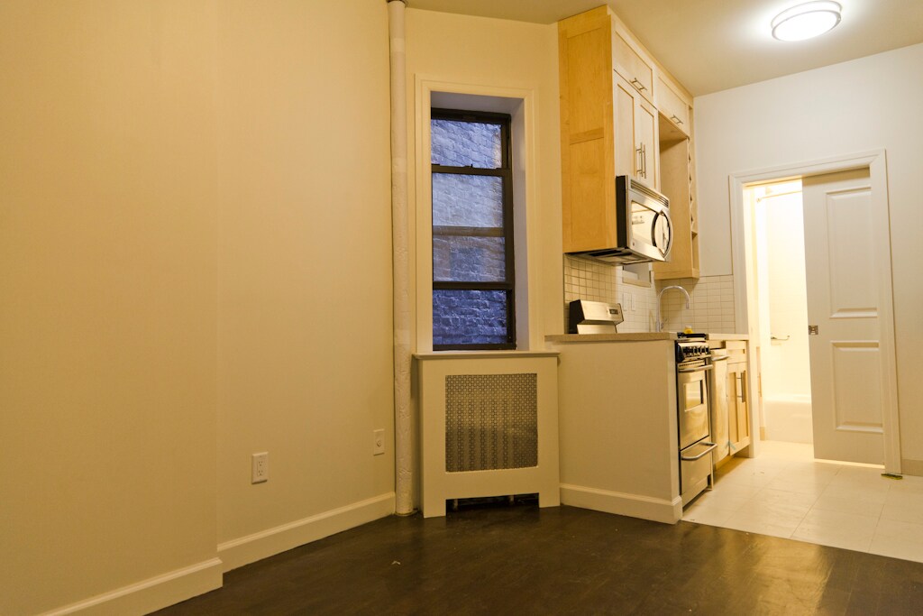 Building Photo - 239 9th Ave